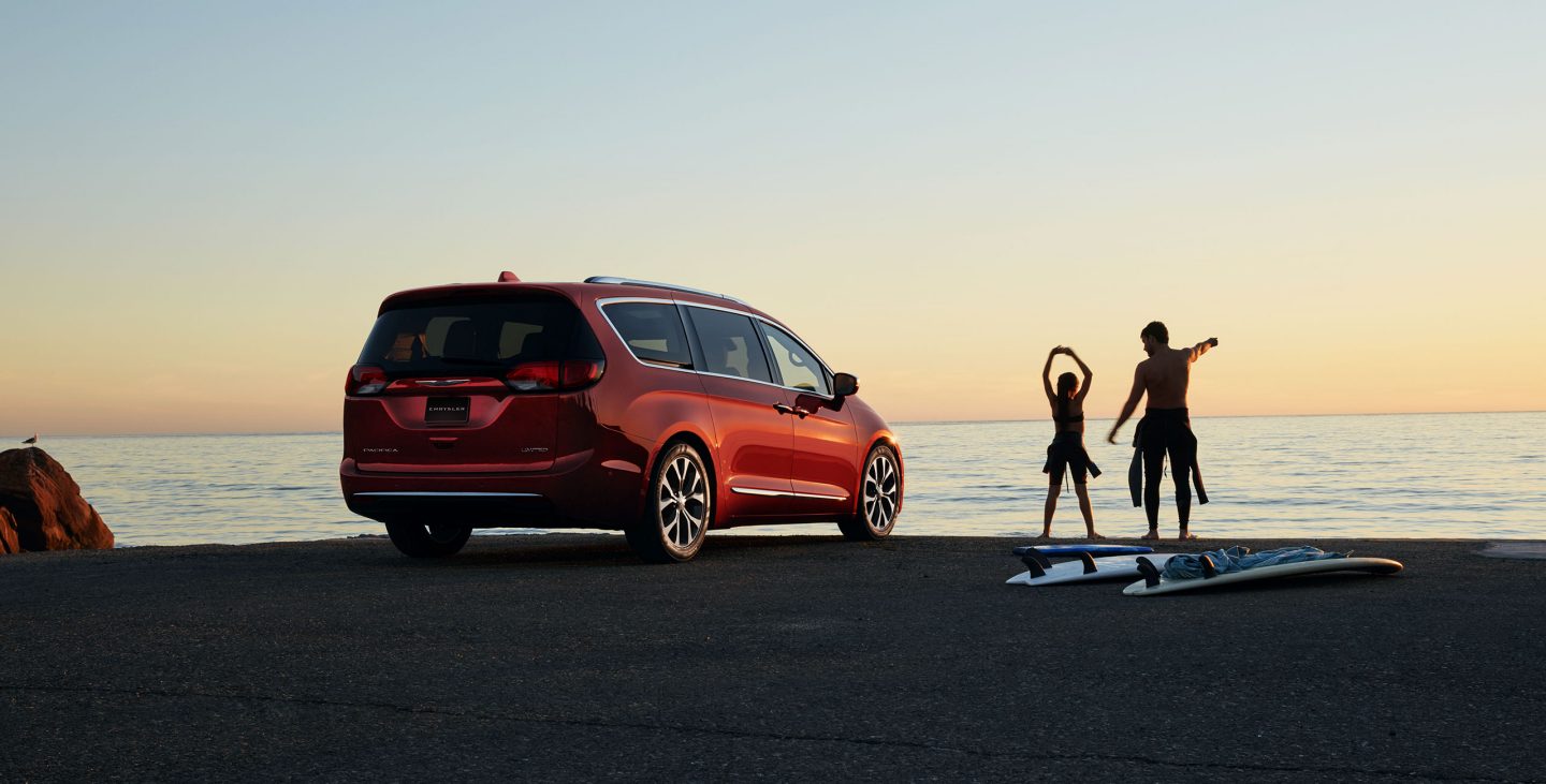 2018 Chrysler Pacifica Hybrid Rear Red Exterior