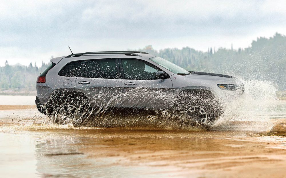 2019 Jeep Cherokee Silver Exterior Side View